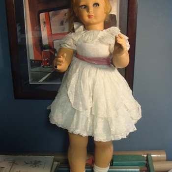 28" plaster? composite? doll...... kaleidoscope eyes Moms Mystery - Dolls