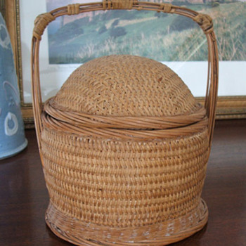 Cute basket I found and don't know anything about it. - Sewing