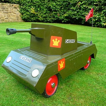 1960s Tri-ang Tank - Model Cars