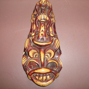 Cuba hanging mask???? - Art Pottery