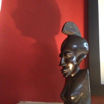 Wooden African statue - Figurines