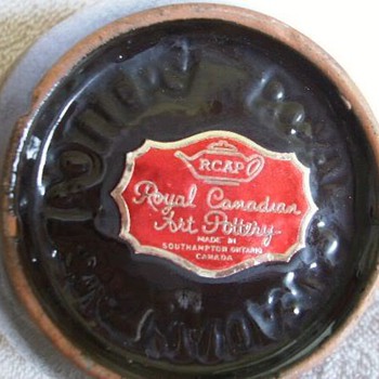 ROYAL CANADIAN ART POTTERY ( RCAP ) -- Creamer