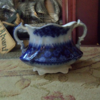 Vintage sugar bowl - China and Dinnerware