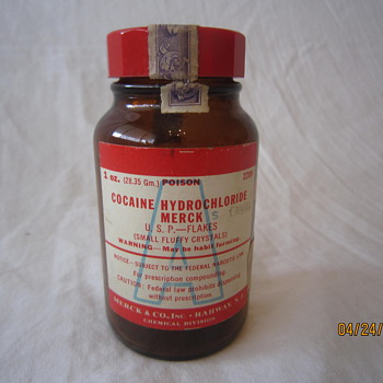 1919 Old John Wyeth Nausea Merck One Cent Tax Stamp Cocaine Hydrochloride Medicine Bottles - Bottles