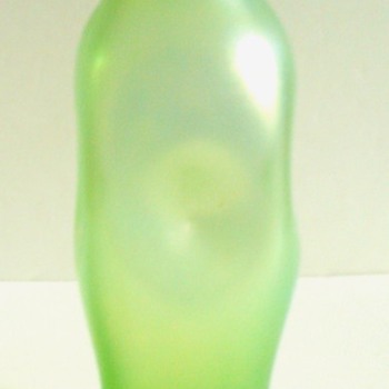 KRALIK/ LOETZ OLYMPIA SHIFT VASE
