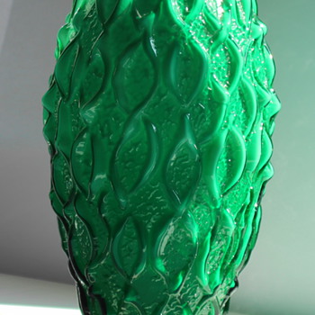 Green Art Deco vase Bohemian ? - Art Glass