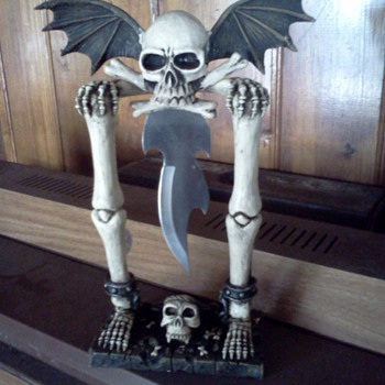 Skull Knife With Wings - Tools and Hardware