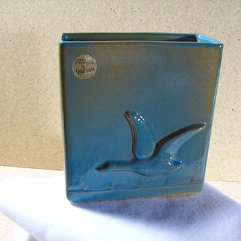 Frankoma 60B - Flying Goose Pillow Vase - Art Pottery