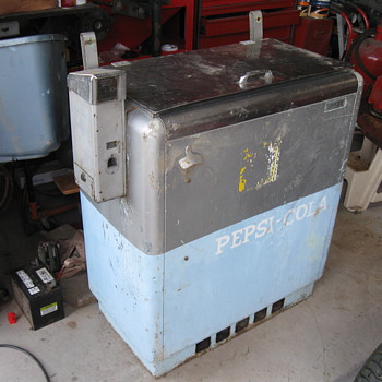 IDEAL 55 Soda chest cooler 1950's - Coin Operated