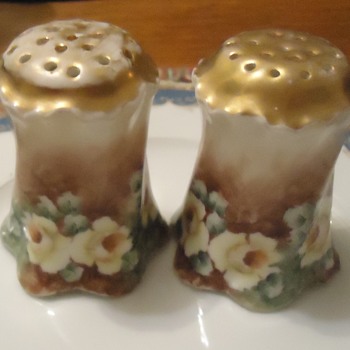 Salt and Pepper Bavaria, artist signed?! - Kitchen