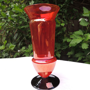 Kralik with paper label and provenance mark - Art Glass