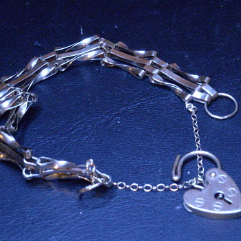 9ct Heart Lock Bracelet - Fine Jewelry