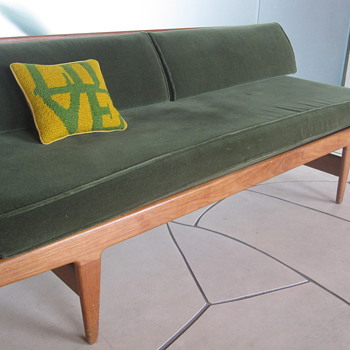 Hans Wegner knock down daybed?