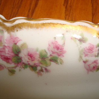 HAVILAND CHINA   ROSE PATTERN ??