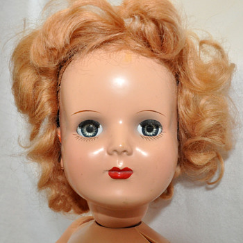 She may be old, but she can still roller skate!!! - Dolls
