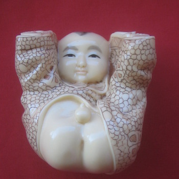 ASIAN CARVING BONE? PLASTIC? IVORY?