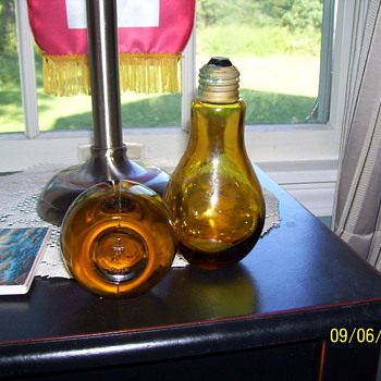salt n pepper shakers 