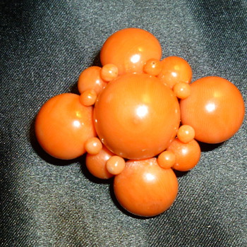 Coral brooch/pendant