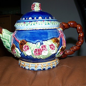 Tea Pot creamer and sugar