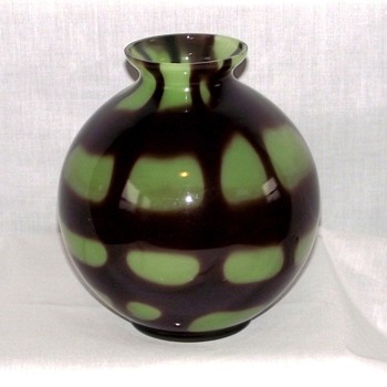 MY KRALIK BALL VASE - Art Glass