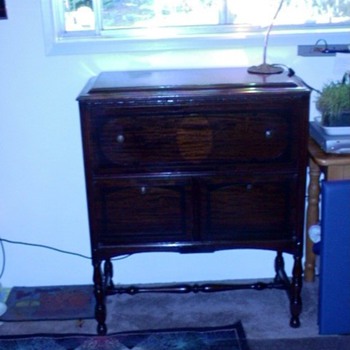 my great Uncle Leo's desk from Nebraska