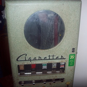 Old 35 cent cigarette machine - Coin Operated