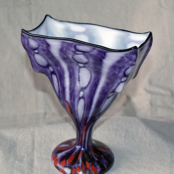 WELZ Bubbles & Spots (FAN Vase...I guess???) - Art Glass