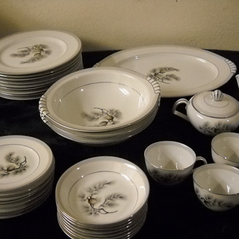 50 piece Silver Pine by Narumi set of china - China and Dinnerware