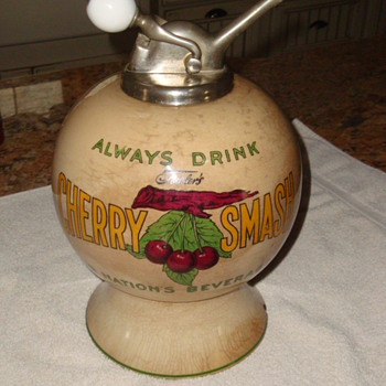 CHERRY SMASH SYRUP DISPENSER. - Advertising