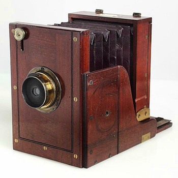 Morley Wet Plate Field View Camera. Mid-1860s. - Cameras