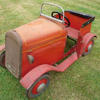 1940s Tri-ang Minx Pedal Car - Model Cars