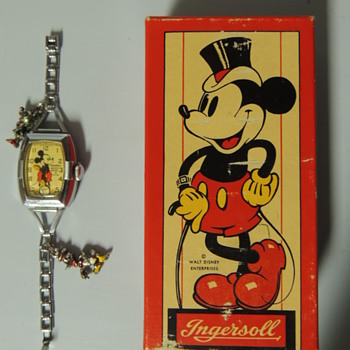 MICKEY MOUSE WRISTWATCH - Wristwatches