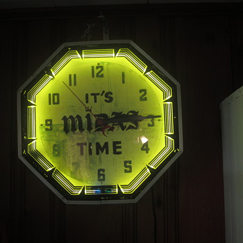 It's Midas Time Neon clock - Advertising