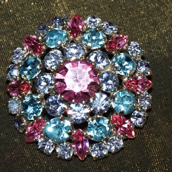 Unmarked Costume Pin