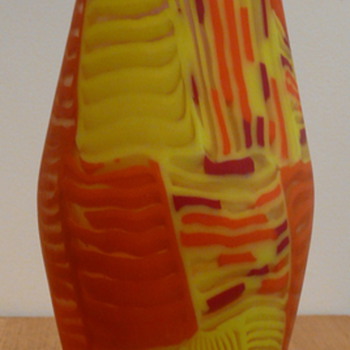 GILES BETTISON - APRIL 1995  - Art Glass