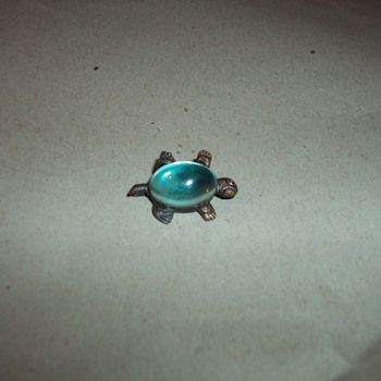 MINIATURE TURTLE PIN