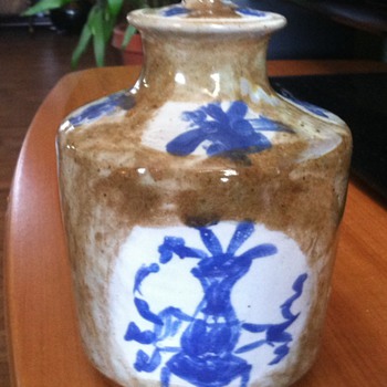 Little pottery jar