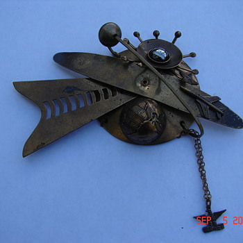 The Most Hideous & Weird Pin Brooch Ever - Costume Jewelry