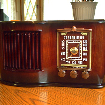 1946 SONORA AM TUBE RADIO MODEL RCU-208 - Radios