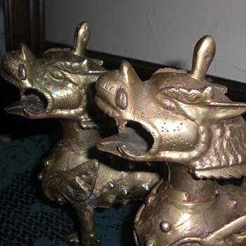 lions foo dogs