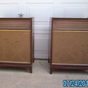 Magnavox Vintage stereo Model 1SR281F - Radios