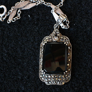 Art deco marcassite and onyx silver pendant - Fine Jewelry