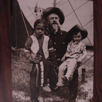 Buffalo Bill Cody portrait - Photographs