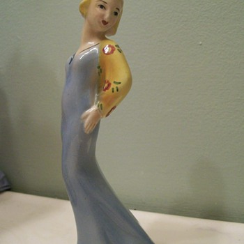 1920's Art Deco figurine marked Italy and artist signed  - Art Deco