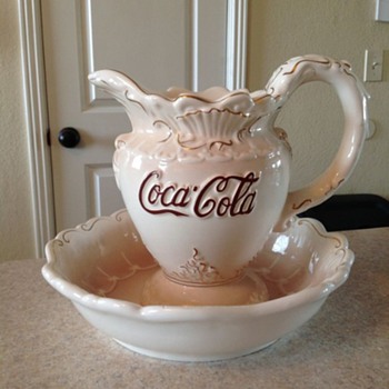 1998 coca cola wash basin and pitcher