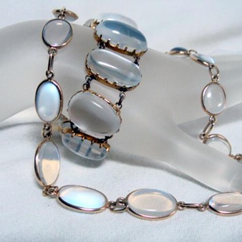 More moonstones    - Fine Jewelry