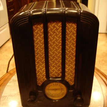 Emerson Radio  - Radios
