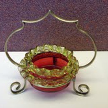 cranberry salt - Art Glass