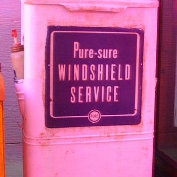Original Pure Oil...Gas Station Island...Paper Towel Dispenser...With Spray Bottle
