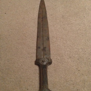 Can anyone tell me what kind of sword this is?  - Military and Wartime